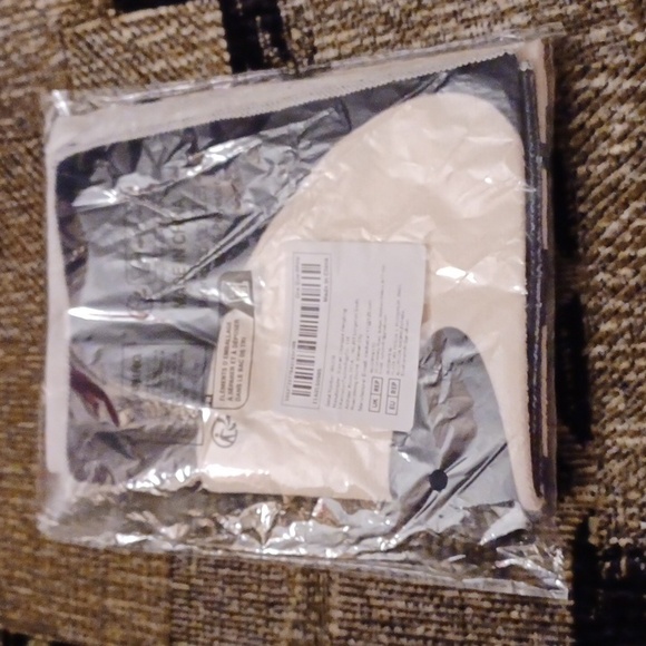 4/$30 New "Mickey Mouse" Dish Towel - Picture 4 of 4